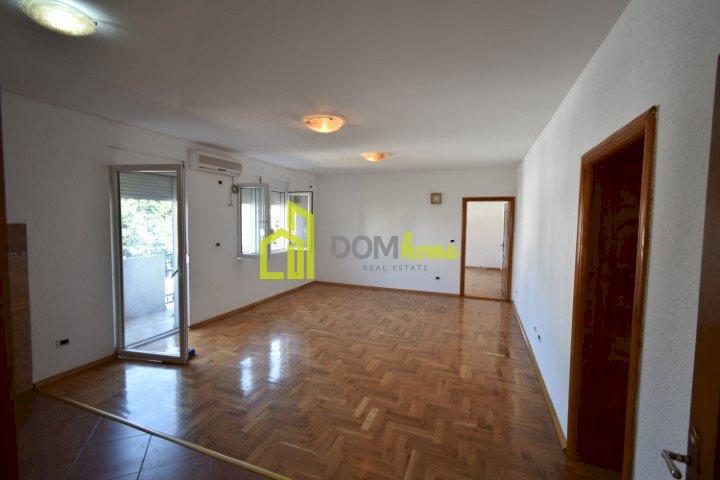 Dvosoban stan 100m2, Stari Aerodrom